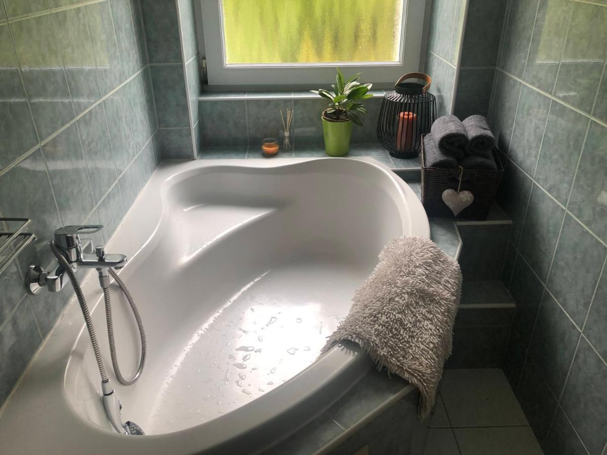 Byt s krásnou vyhlídkou na hotel Imperial Karlovy Vary Esterno foto